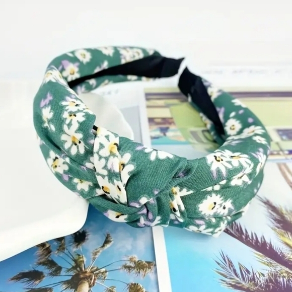 Non-Slip soft fabric knotted headband - Picture 1 of 10